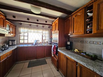 Valle de Los Chillos, Urb. El Rancho, Venta, Hermosa Casa Estilo Rustico