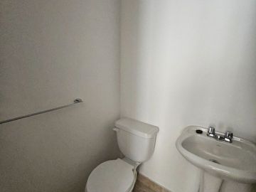 Cumbaya, Sector Colegio Menor, Moderna Casa, Conjunto Privado.
