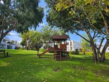 Cumbaya, Sector Auquichico, Amplio Departamento Duplex en Venta