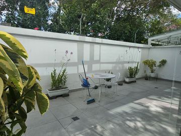 Cumbaya, Sector Auquichico, Amplio Departamento Duplex en Venta