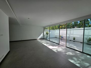 Cumbaya, Sector Auquichico, Amplio Departamento Duplex en Venta