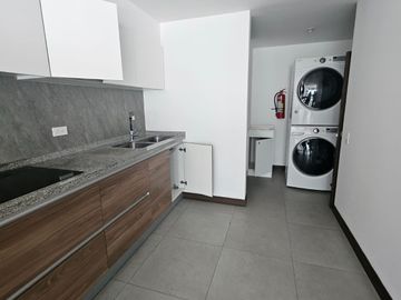 Cumbaya, Sector Auquichico, Amplio Departamento Duplex en Venta