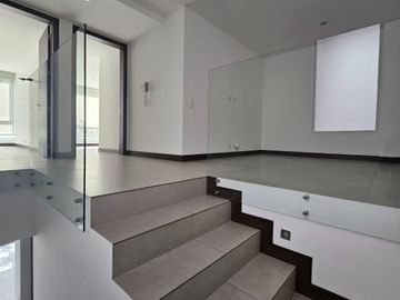 Cumbaya, Sector Auquichico, Amplio Departamento Duplex en Venta