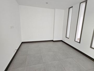 Cumbaya, Sector Auquichico, Amplio Departamento Duplex en Venta