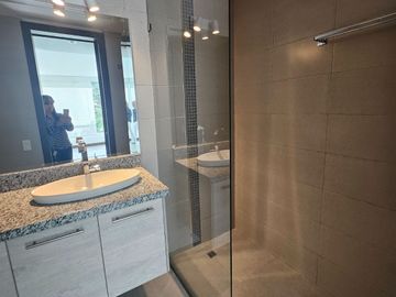 Cumbaya, Sector Auquichico, Amplio Departamento Duplex en Venta