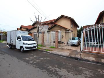 Se Vende Cómoda Casa Pareada de 2 pisos en Quilicura