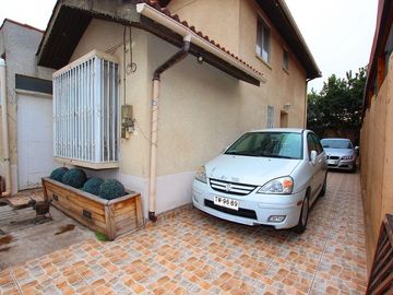 Se Vende Cómoda Casa Pareada de 2 pisos en Quilicura