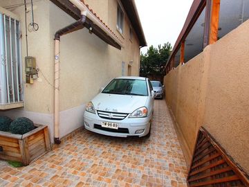 Se Vende Cómoda Casa Pareada de 2 pisos en Quilicura