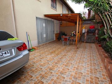 Se Vende Cómoda Casa Pareada de 2 pisos en Quilicura
