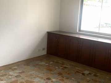 SE VENDE CASA BIFAMILIAR