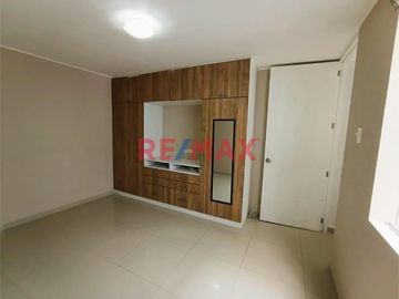 Alquilo Departamento De Un Dormitorio - 65 M2 En Santiago De Surco