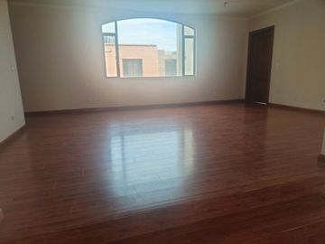 Departamento de venta de 4 dormitorios sector norte San Fernando
