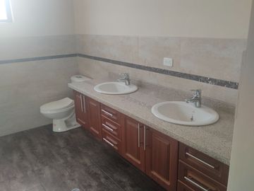 Departamento de venta de 4 dormitorios sector norte San Fernando