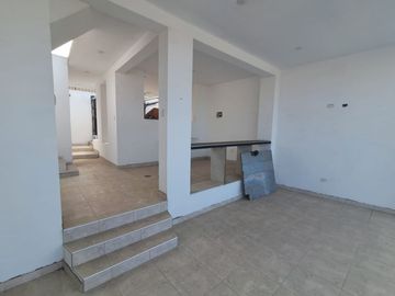 Venta De Casa Muy Acogedora Vista Al Mar En Ancon
