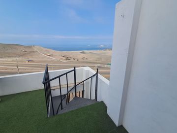Venta De Casa Muy Acogedora Vista Al Mar En Ancon