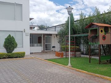 VENDO CASA EN TUMBACO-CONJUNTO SANT ANGELO