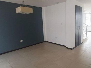 VENDO CASA EN TUMBACO-CONJUNTO SANT ANGELO