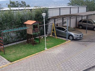 VENDO CASA EN TUMBACO-CONJUNTO SANT ANGELO