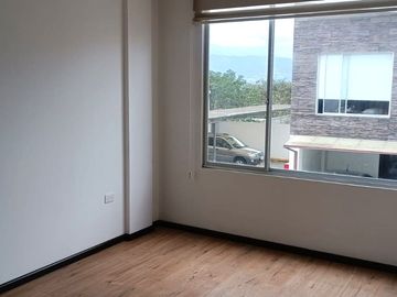 VENDO CASA EN TUMBACO-CONJUNTO SANT ANGELO