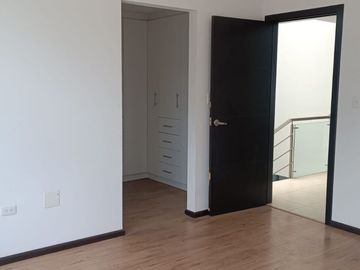 VENDO CASA EN TUMBACO-CONJUNTO SANT ANGELO