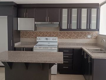 VENDO CASA EN TUMBACO-CONJUNTO SANT ANGELO