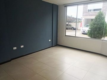 VENDO CASA EN TUMBACO-CONJUNTO SANT ANGELO