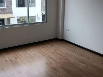 VENDO CASA EN TUMBACO-CONJUNTO SANT ANGELO
