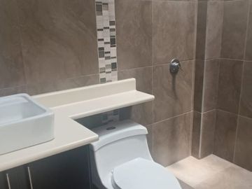 VENDO CASA EN TUMBACO-CONJUNTO SANT ANGELO