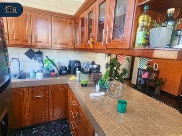 Vendo casa rentera con 6 departamentos, Norte de Quito