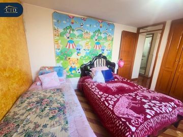 Vendo casa rentera con 6 departamentos, Norte de Quito