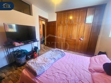 Vendo casa rentera con 6 departamentos, Norte de Quito