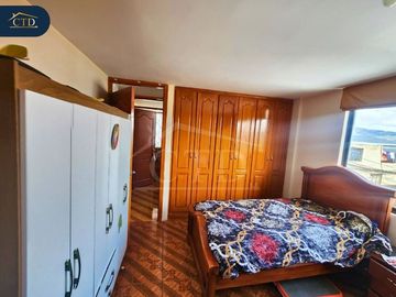 Vendo casa rentera con 6 departamentos, Norte de Quito