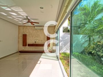 Casa en Venta en Cancun en Residencial Palmaris con 3 Recámaras
