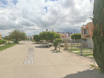 LC BONITA CASA EN LEON EN SAN JOSE DEL POTRERO CALLE MISION DEL CARMEN TIENES CAPITAL PERO NO TE ALCANZA PREGUNTAME COMO!
