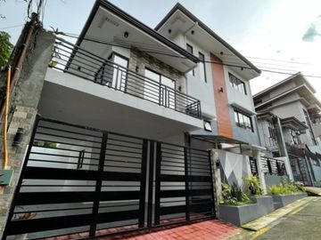 CORNER HOUSE AND LOT!!! 7 Bedrooms House and Lot for Sale in Quezon City