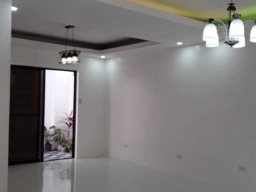 CORNER HOUSE AND LOT!!! 7 Bedrooms House and Lot for Sale in Quezon City