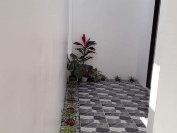 CORNER HOUSE AND LOT!!! 7 Bedrooms House and Lot for Sale in Quezon City