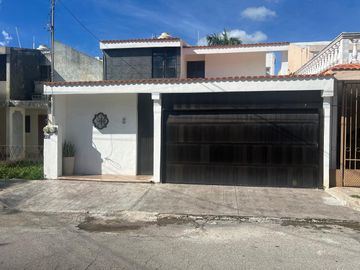 PRECIOSA CASA EN VENTA UBICADA EN RESIDENCIAL PENSIONES MÉRIDA, YUCATÁN