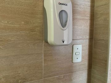 ALQUILER DE OFICINA DE 50 M2, 3ER PISO, AMPLIO AMBIENTE FLAT, 1 BAÑO