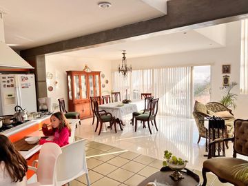 CASA EN VENTA EN REAL DE JURIQUILLA