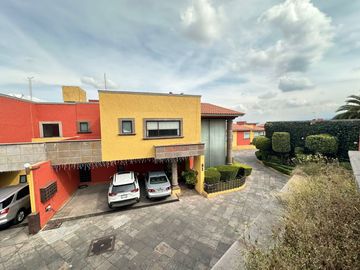 EXCLUSIVO PROYECTO DEL. ARQ. CISNEROS, EN FRACCIONAMIETO PRIVADO