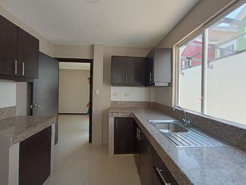 Venta de casa en Marina D'or Park,  Vía a Samborondón-Salitre