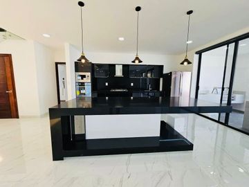 CASA EN VENTA LOMAS DE COCOYOC