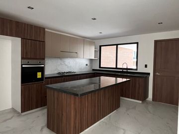 RESIDENCIA EN LOMAS DE ANGELÓPOLIS ZONA AZUL ✨