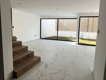 RESIDENCIA EN LOMAS DE ANGELÓPOLIS ZONA AZUL ✨