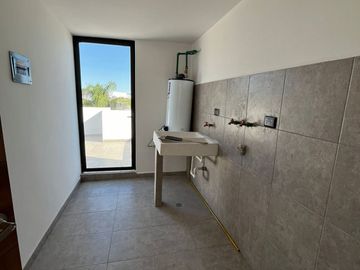 RESIDENCIA EN LOMAS DE ANGELÓPOLIS ZONA AZUL ✨