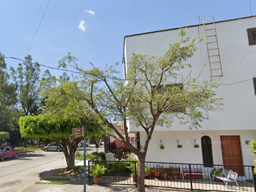 VENTA DE GRAN CASA EN CALLE JOSE NARANJO COLONIA PASEOS DEL SOL ZAPOPAN JALISCO ME