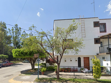 VENTA DE GRAN CASA EN CALLE JOSE NARANJO COLONIA PASEOS DEL SOL ZAPOPAN JALISCO ME
