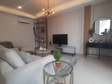 UNIT TERBATAS !!! TOWNHOUSE BERGAYA AMERICAN CLASSIC @ SETRADUTA BANDUNG FULLFURNISH