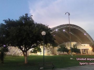 Casa con alberca privada, amueblada, sala de doble altura, venta Centro de Mérida